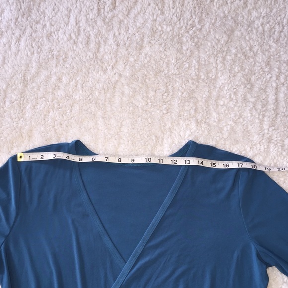 Long sleeve silver buckle top, Sz L. - Picture 5 of 7